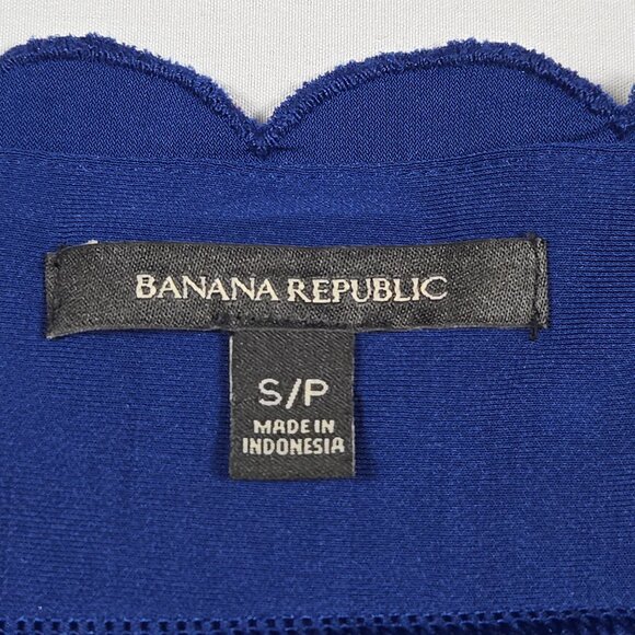 Banana Republic Blue Embroidered Trim Camisole Top Scallop Edge Feminine Size S‎ - Picture 7 of 12